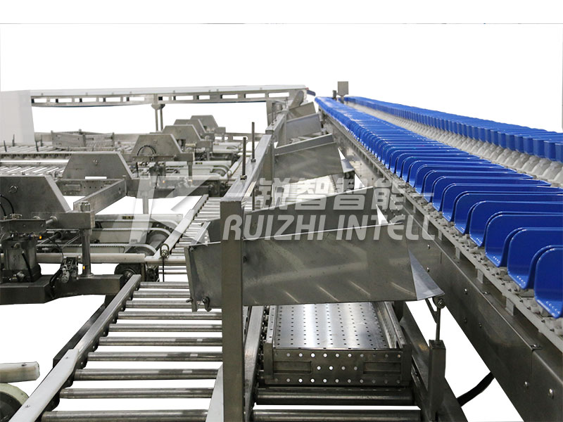 鴨貨智能鹵煮鍋配有內筐方便操作